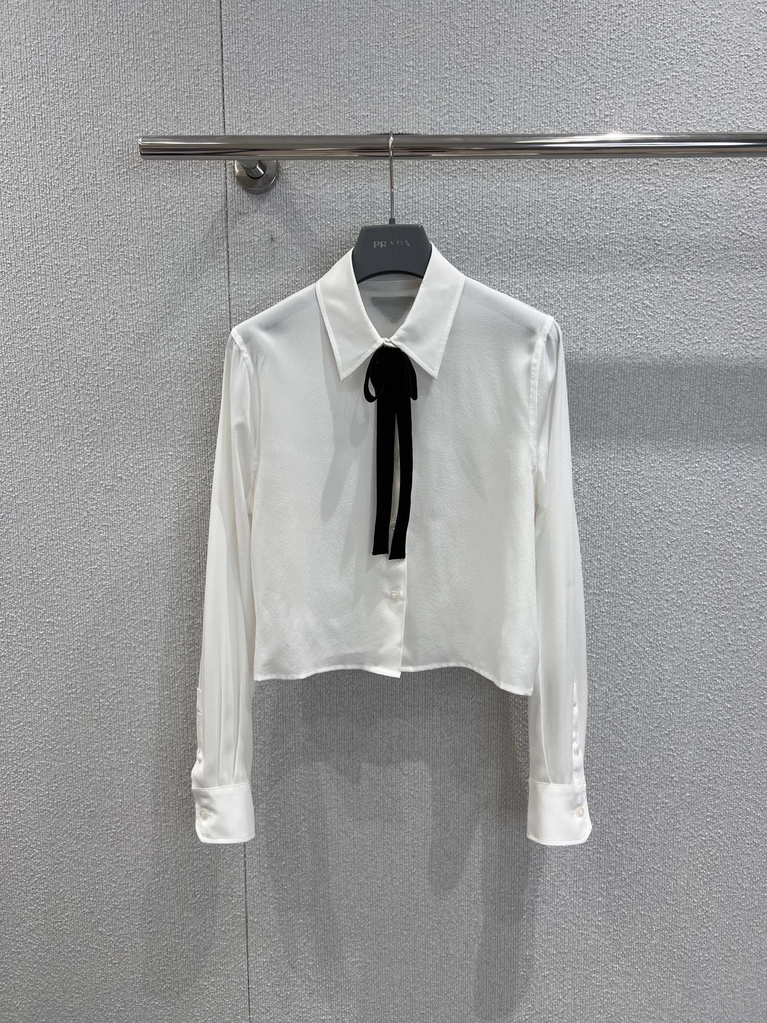 Prada 프라다 화이트 실크 타이 블라우스 셔츠 의류