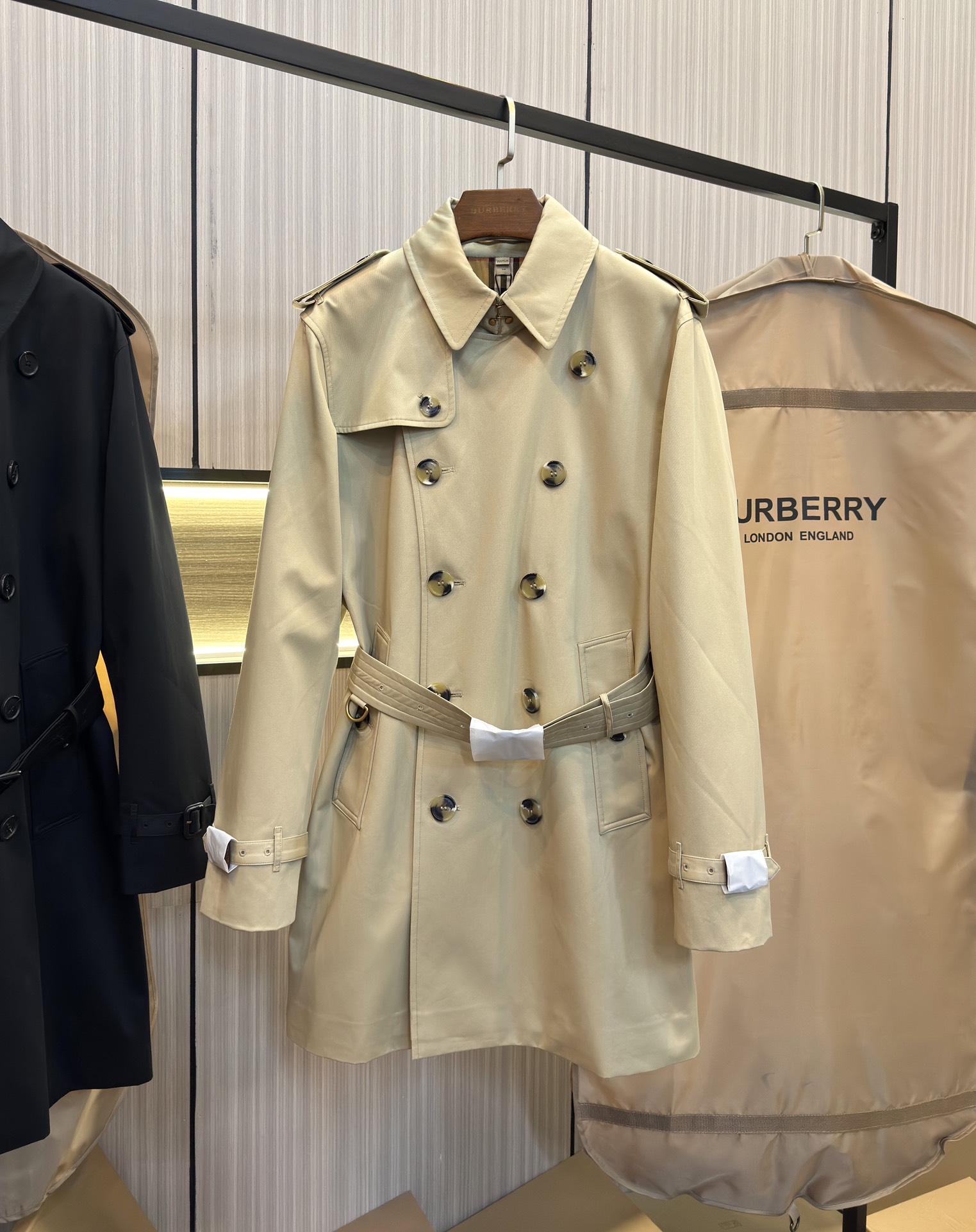 Burberry 버버리 켄싱턴 남성 단추형 숏 트렌치코트 의류