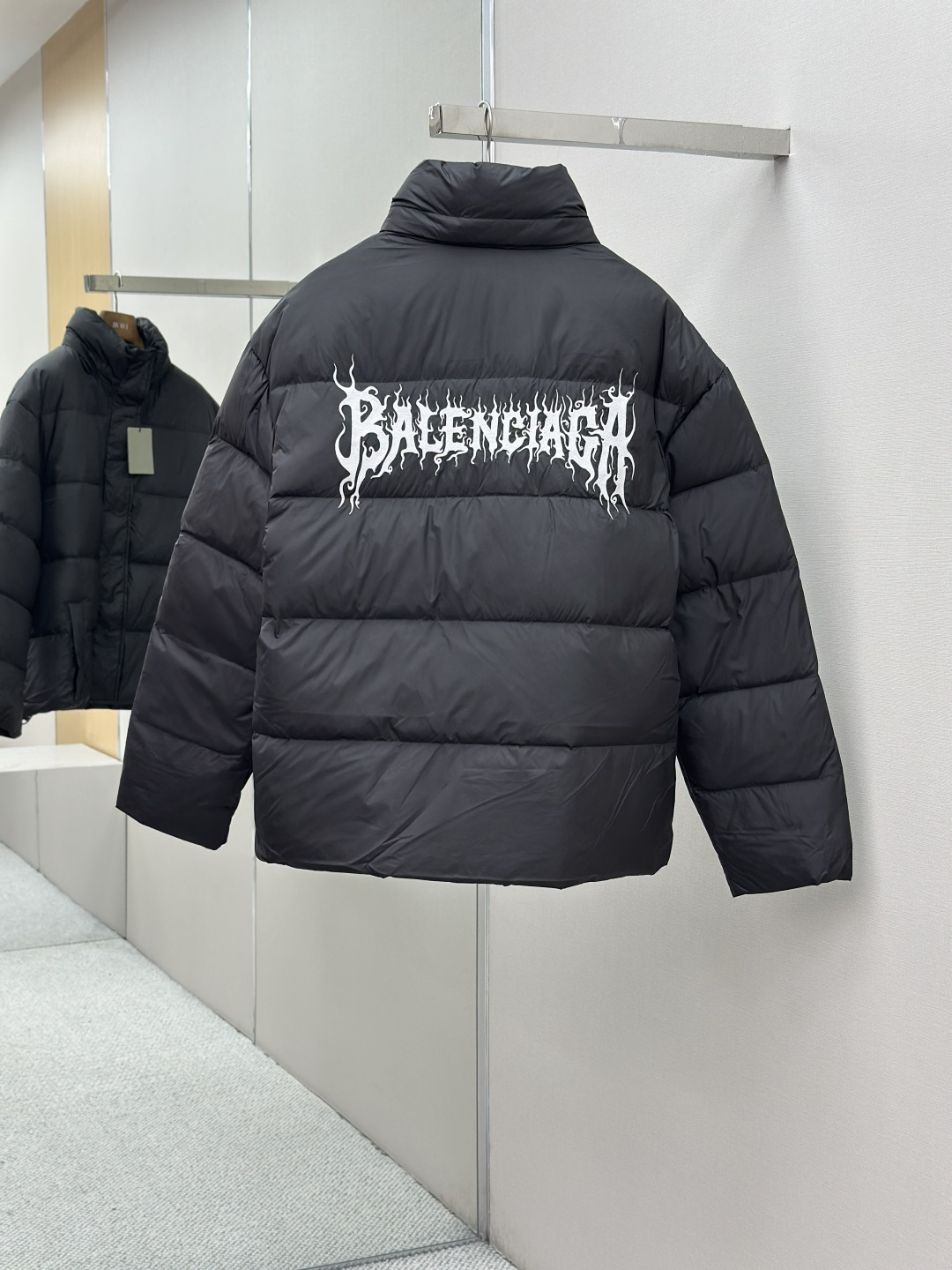 Balenciaga 발렌시아가 파이어 실루엣 다운 패딩 점퍼 의류