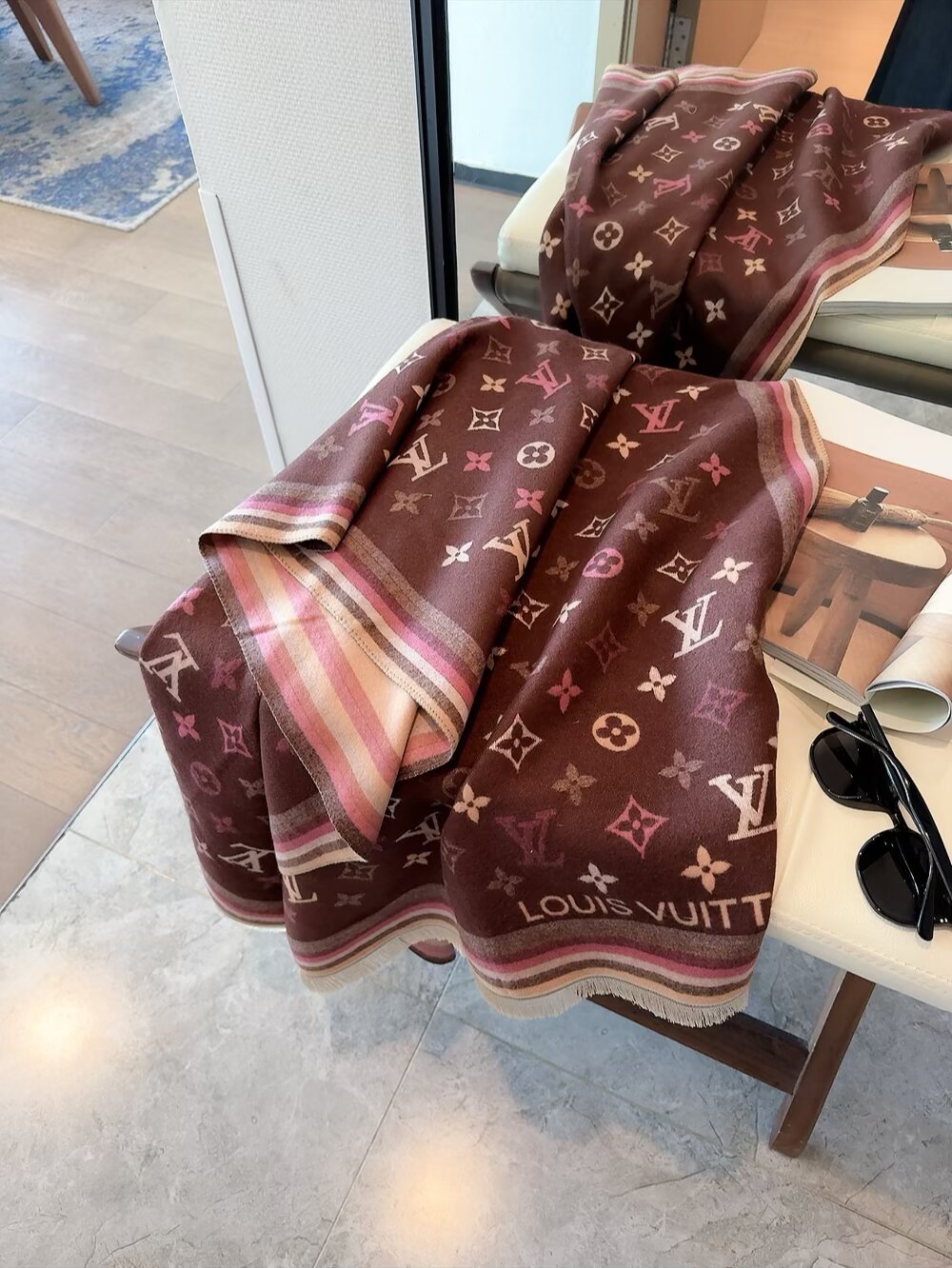 LV 루이비통 모노그램 자카드 머플러 목도리 스카프