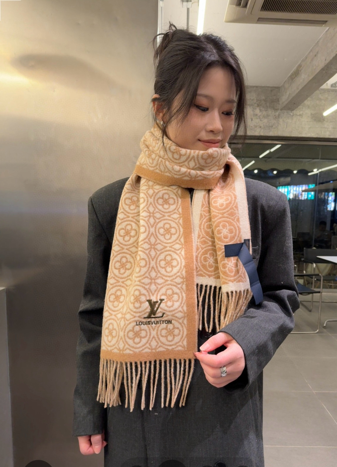LV 루이비통 신상 양가죽 울 머플러 목도리