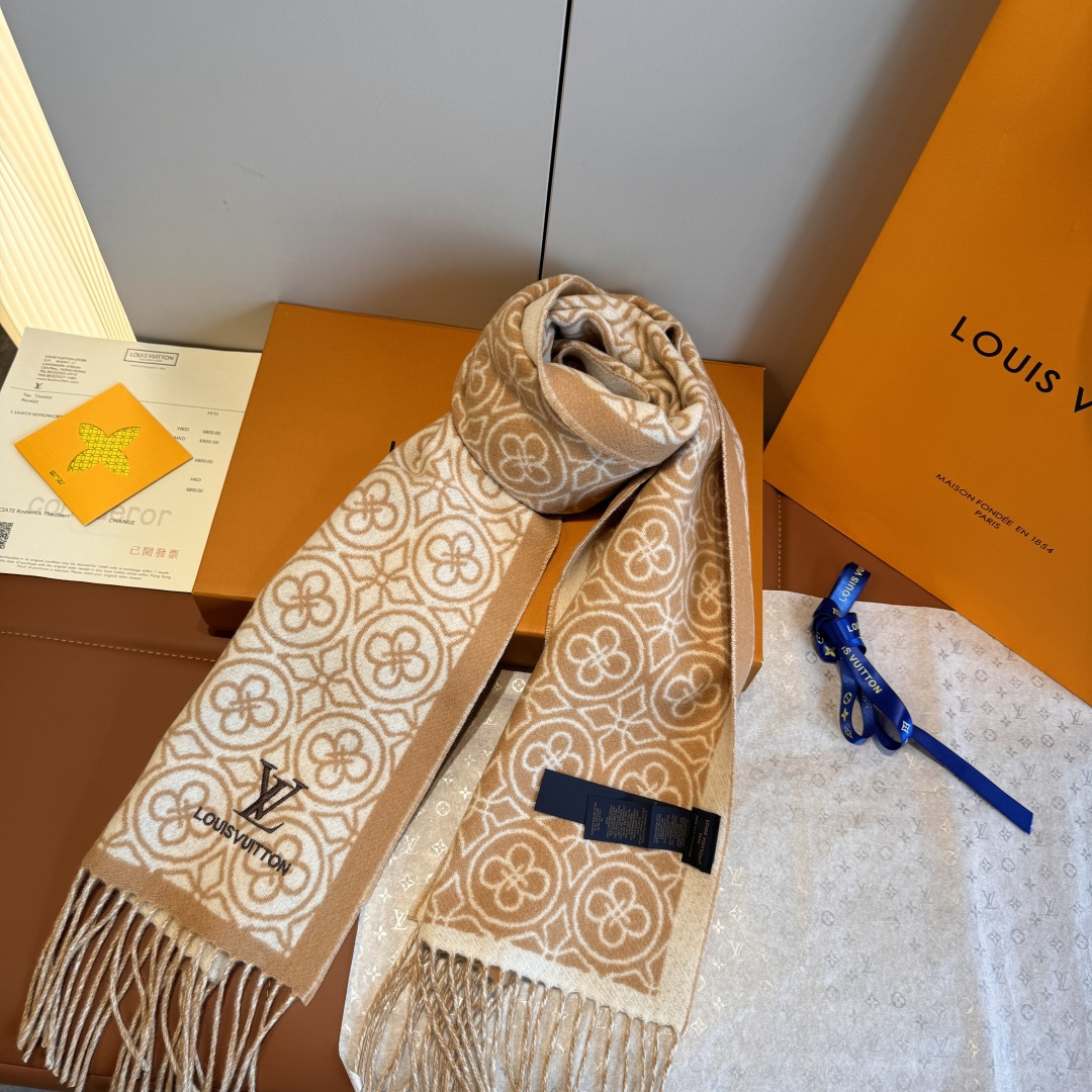 LV 루이비통 신상 양가죽 울 머플러 목도리