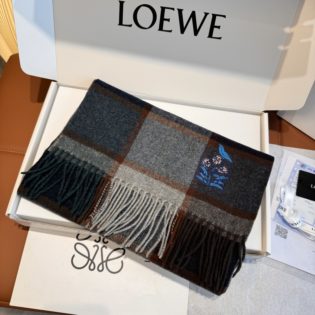 Loewe 로에베 양모 머플러 목도리