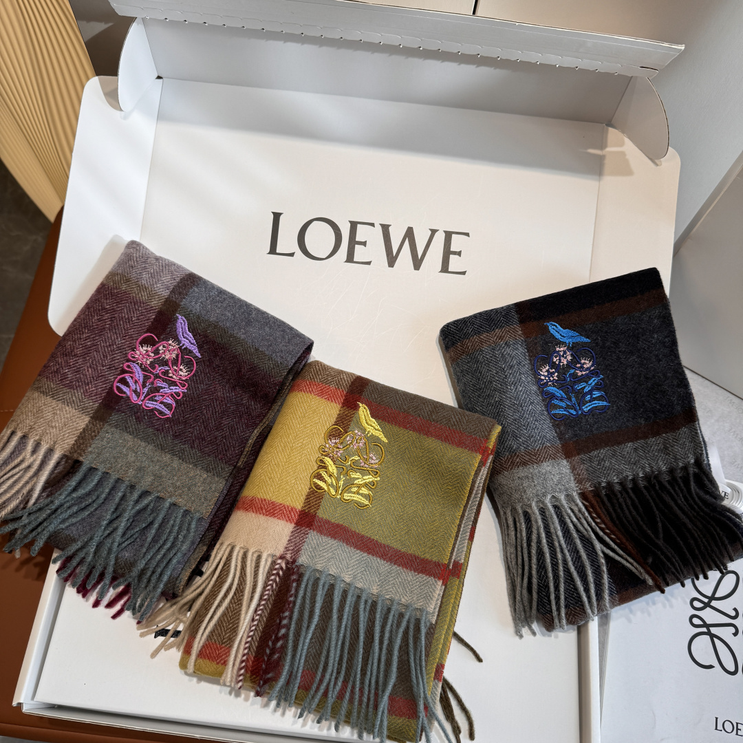 Loewe 로에베 양모 머플러 목도리