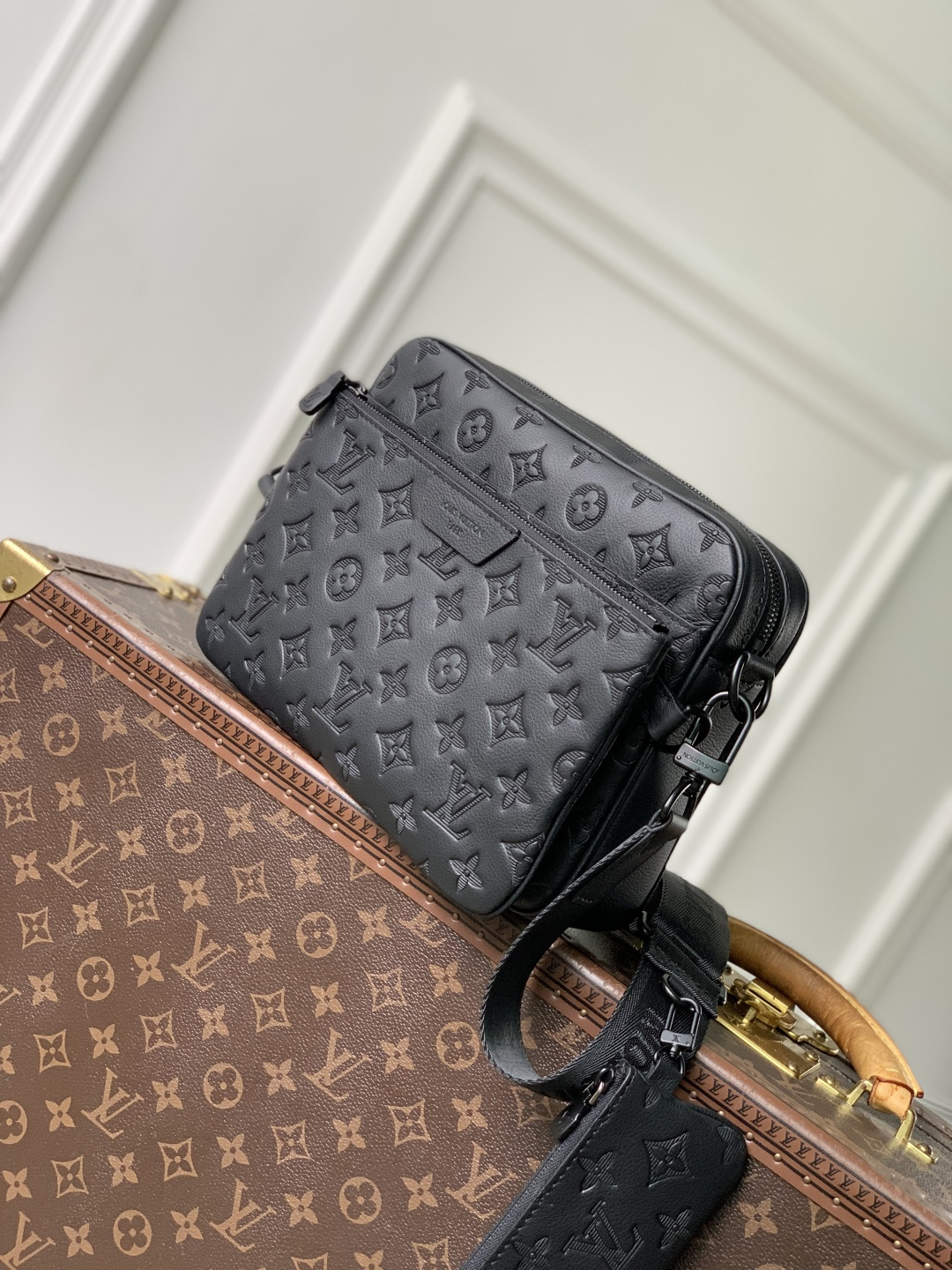 LV M26713 Trio Messenger 루이비통 메신저 백 크로스백 가방