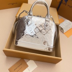 LV M26335(실버) / M27037(로즈골드) Alma BB 루이비통 쉘 백 핸드백 가방