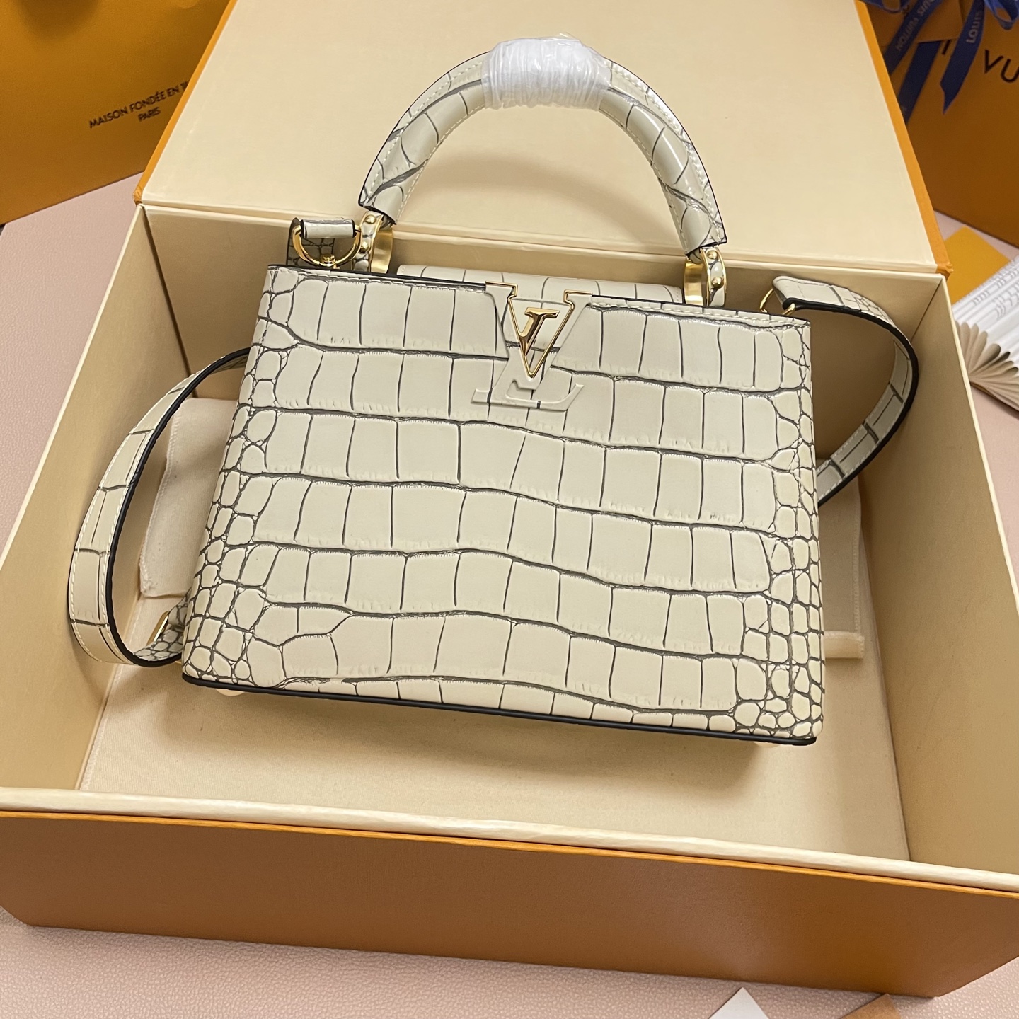 LV 루이비통 Capucines BB Tote Bag 카퓌신 핸드백 토트백 가방