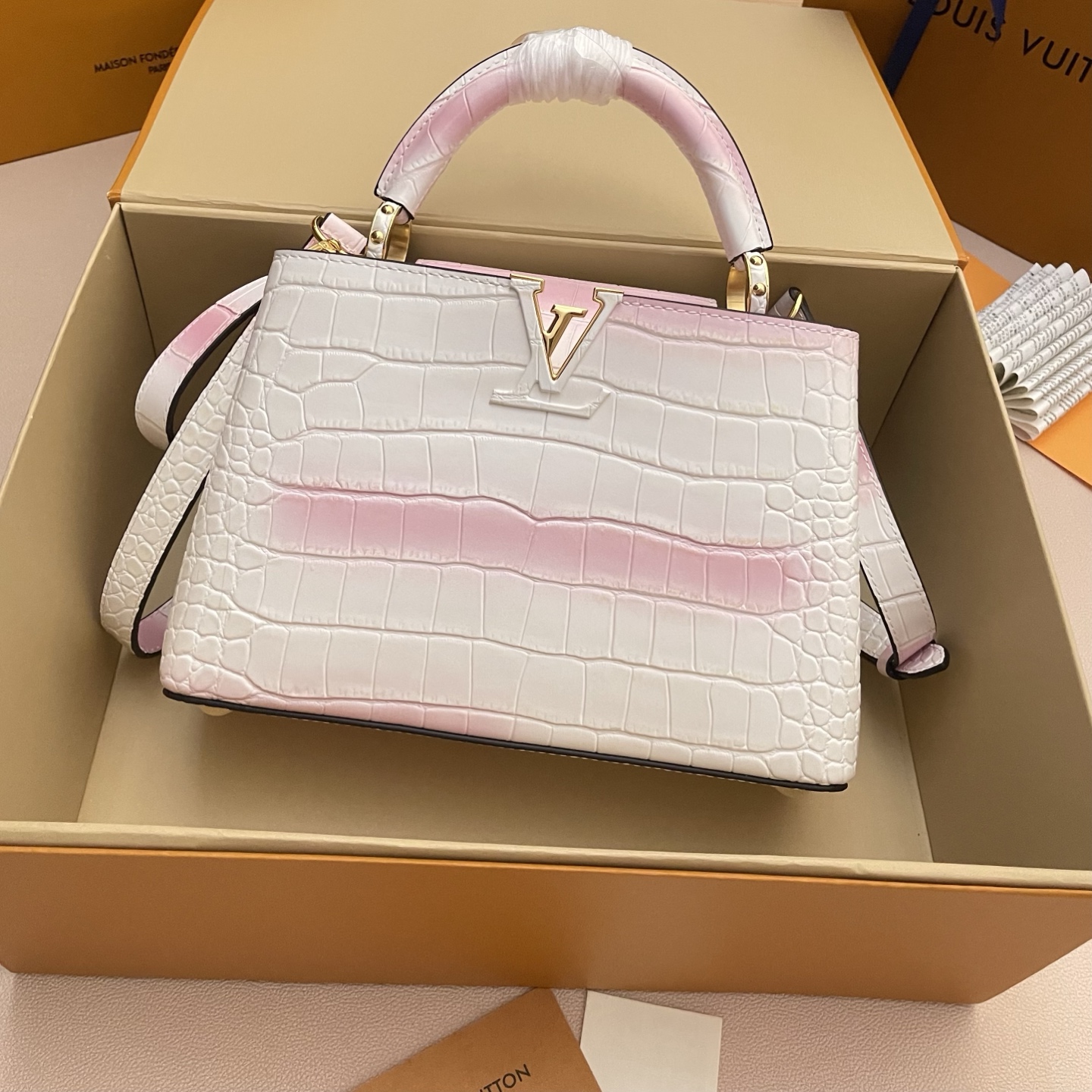 LV 루이비통 Capucines BB Tote Bag 카퓌신 핸드백 토트백 가방
