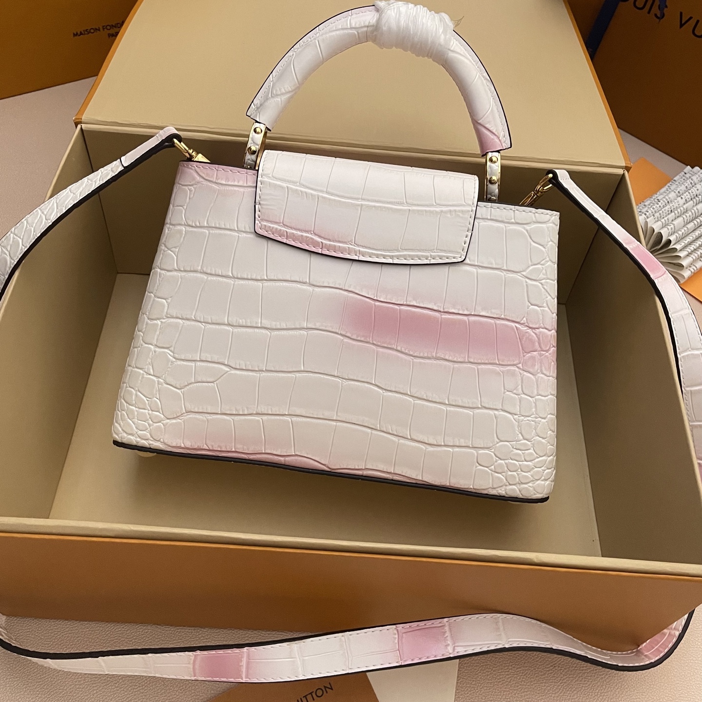 LV 루이비통 Capucines BB Tote Bag 카퓌신 핸드백 토트백 가방