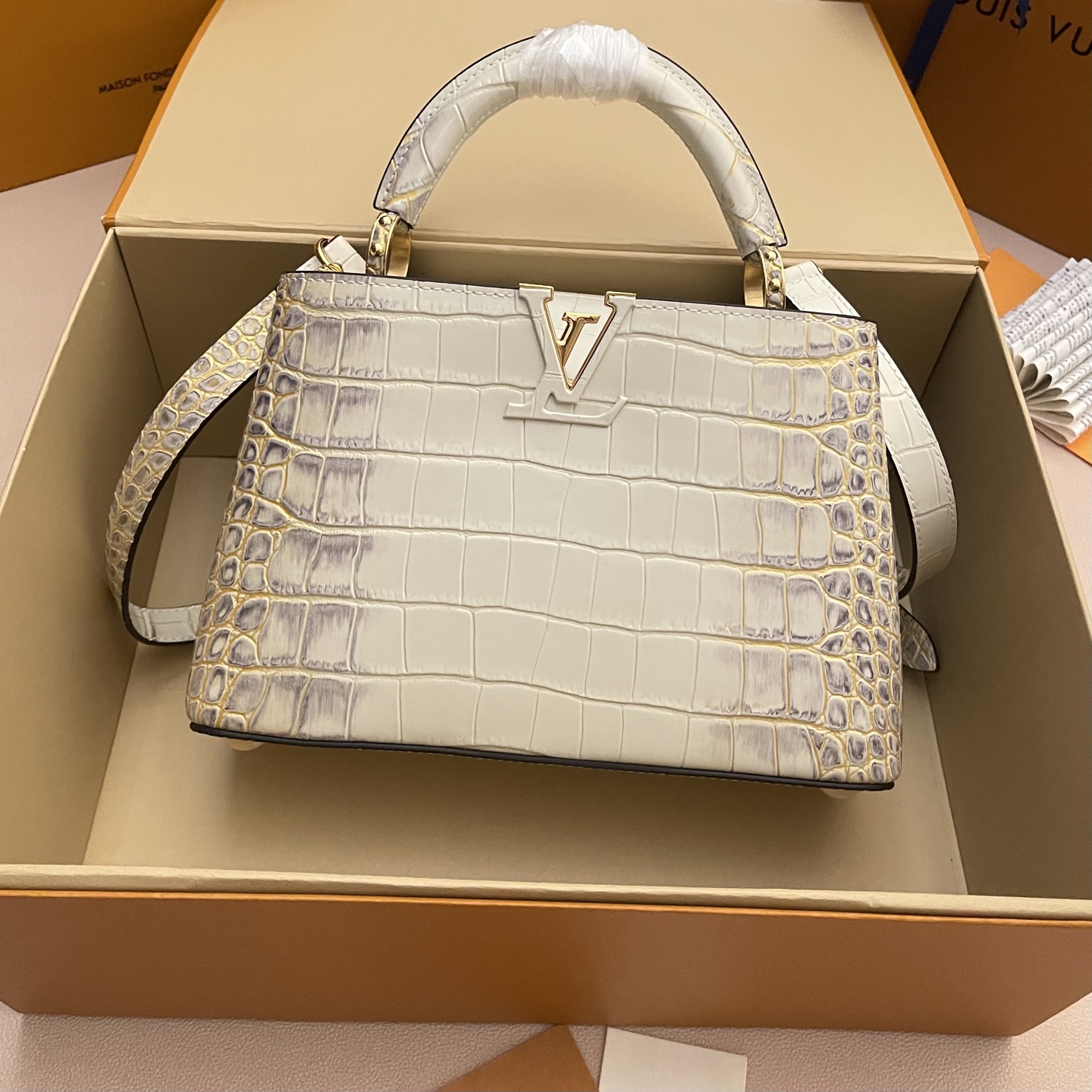 LV 루이비통 Capucines BB Tote Bag 카퓌신 핸드백 토트백 가방