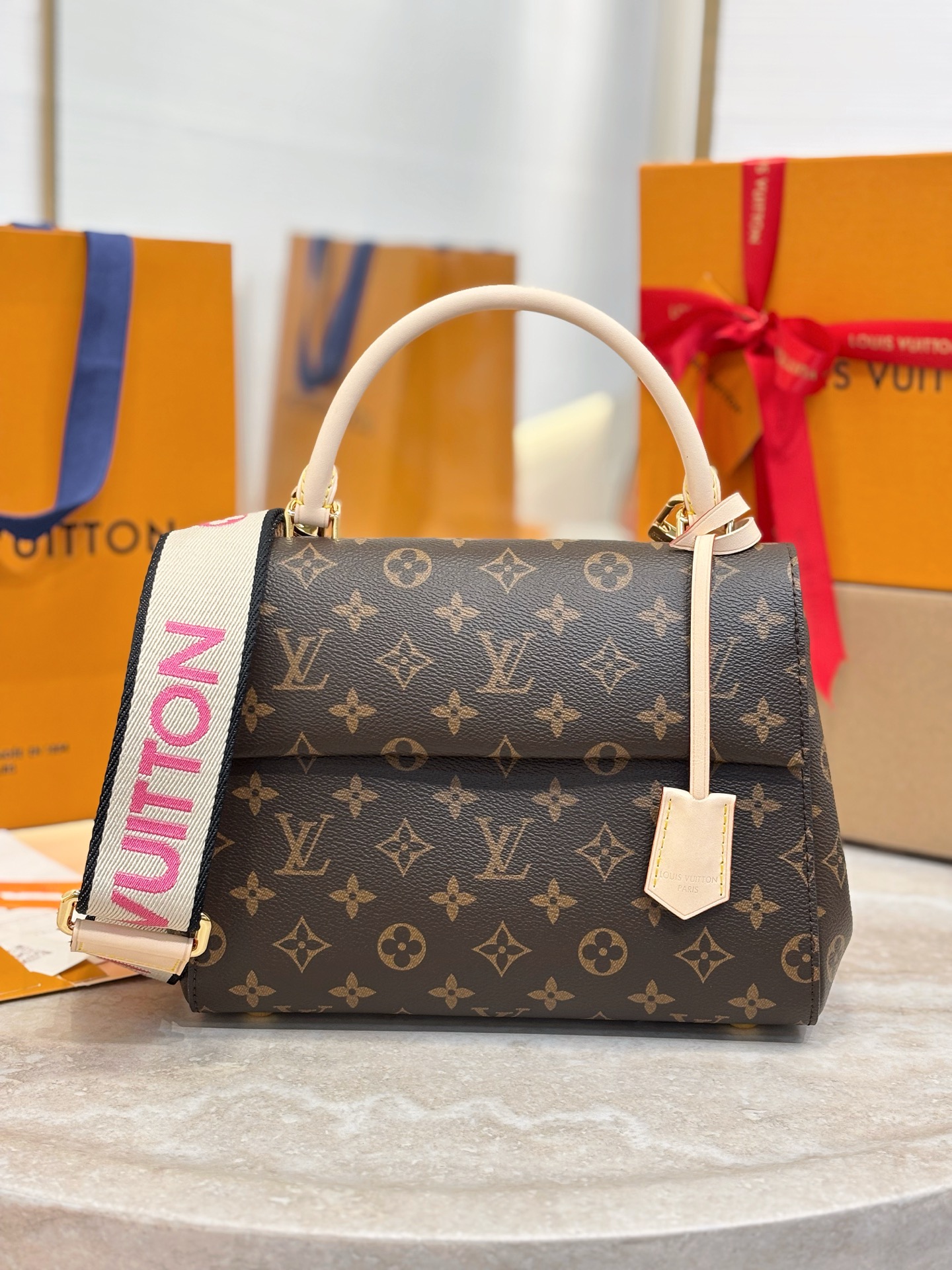 LV M13041 Cluny BB 루이비통 핸드백 토트백 숄더백 가방