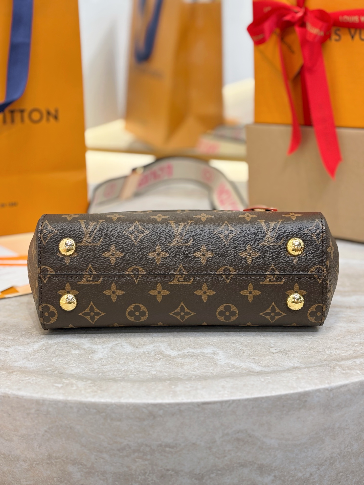 LV M13041 Cluny BB 루이비통 핸드백 토트백 숄더백 가방