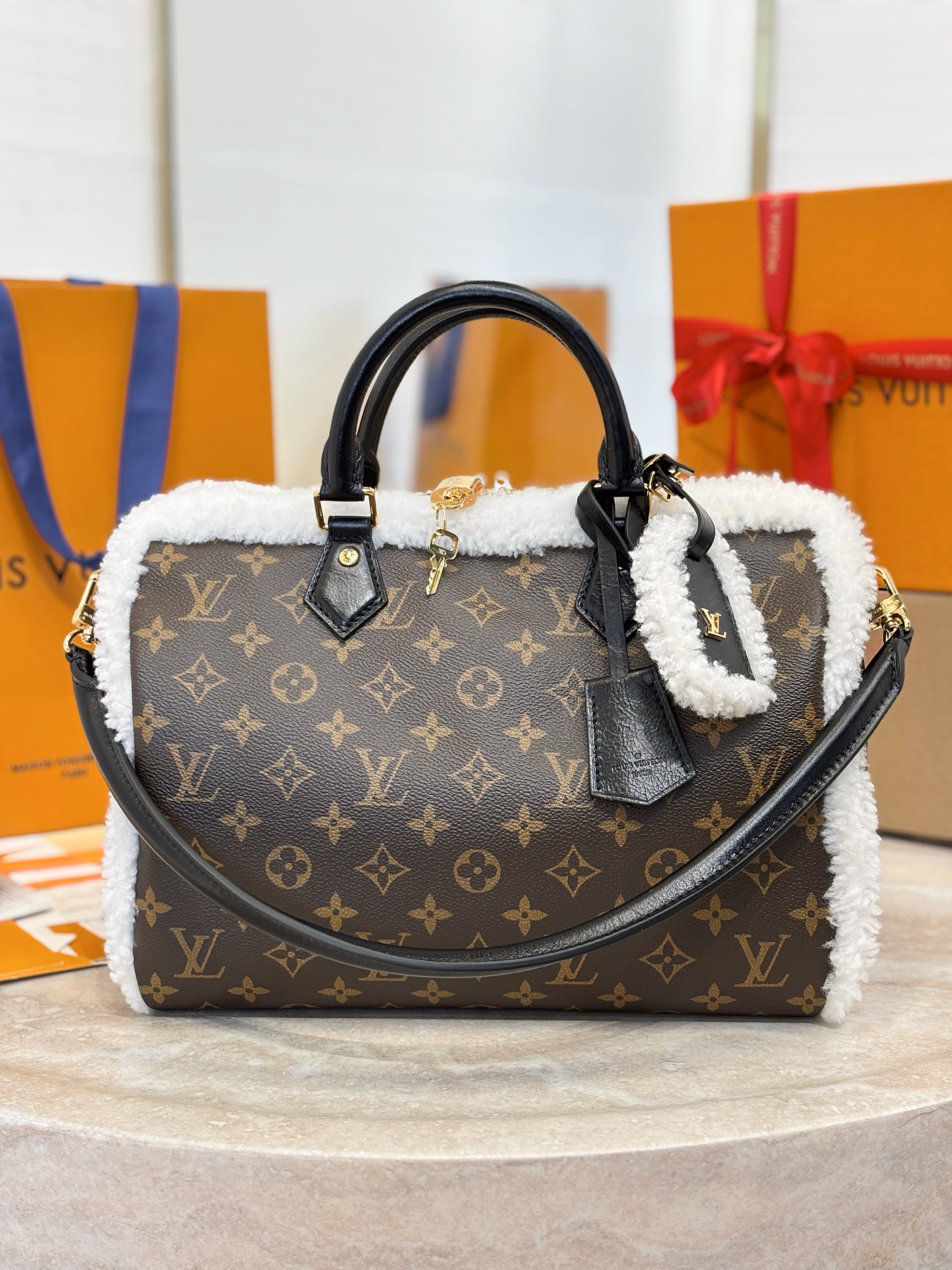 LV SPEEDY SOFT 30 TEDDY 루이비통 스피디 핸드백 가방