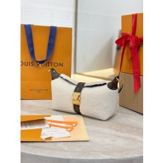 LV POCHETTE MIA 루이비통 핸드백 숄더백 가방