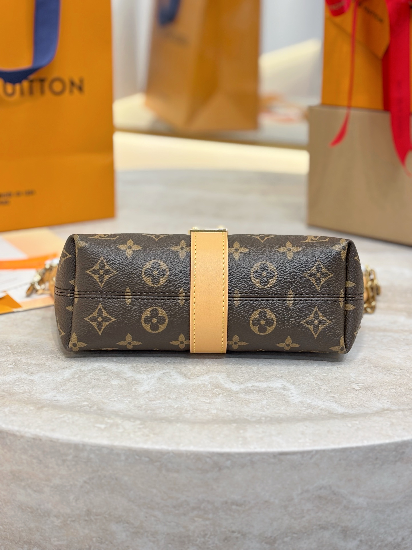 LV POCHETTE MIA 루이비통 핸드백 숄더백 가방