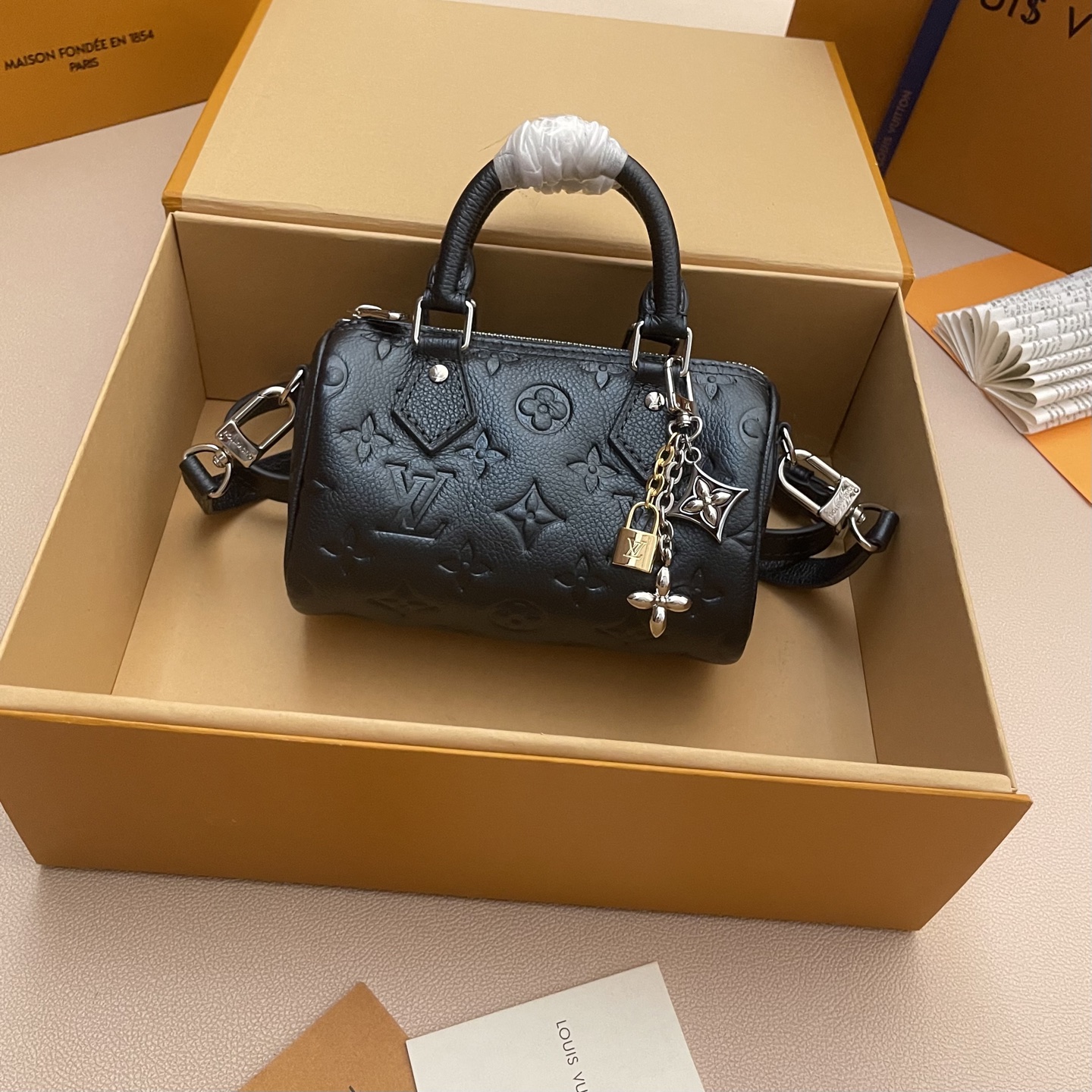 LV NANO SPEEDY 루이비통 나노 스피디 필로우 백 가방