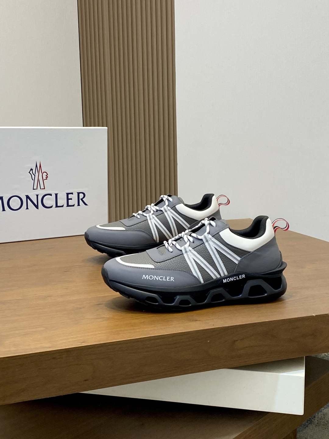 Moncler 몽클레어 몽클레르 남성 스니커즈 신발