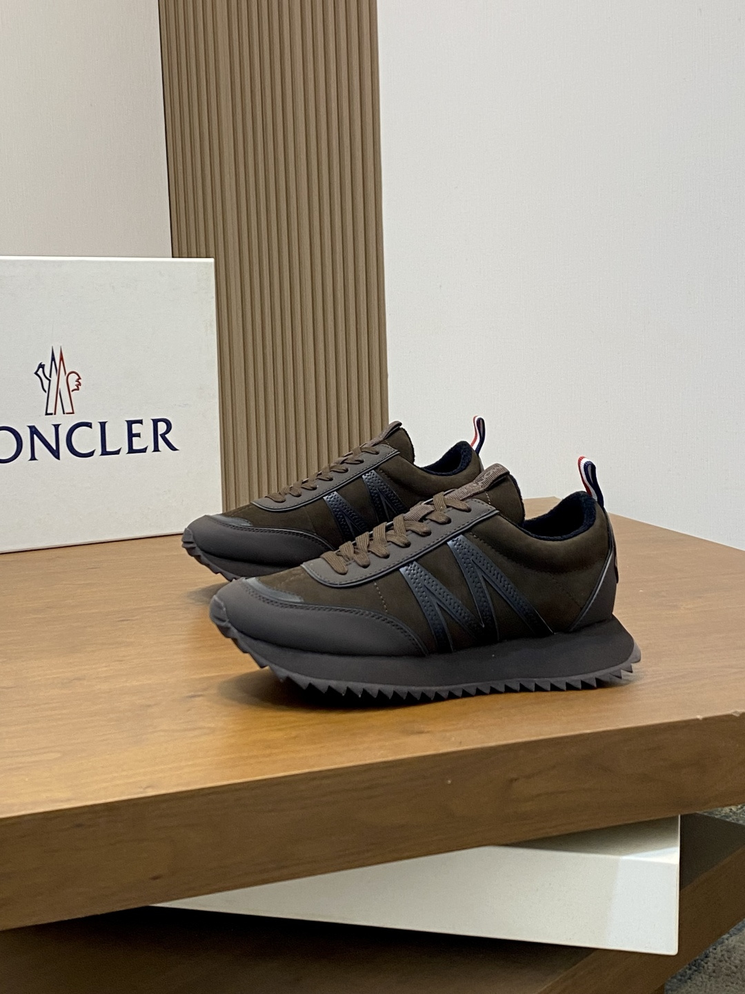 Moncler 몽클레어 몽클레르 남성 스니커즈 신발