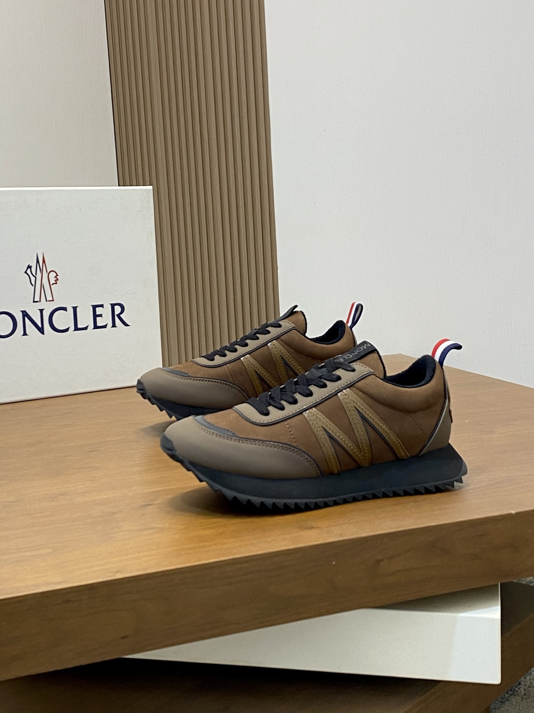 Moncler 몽클레어 몽클레르 남성 스니커즈 신발