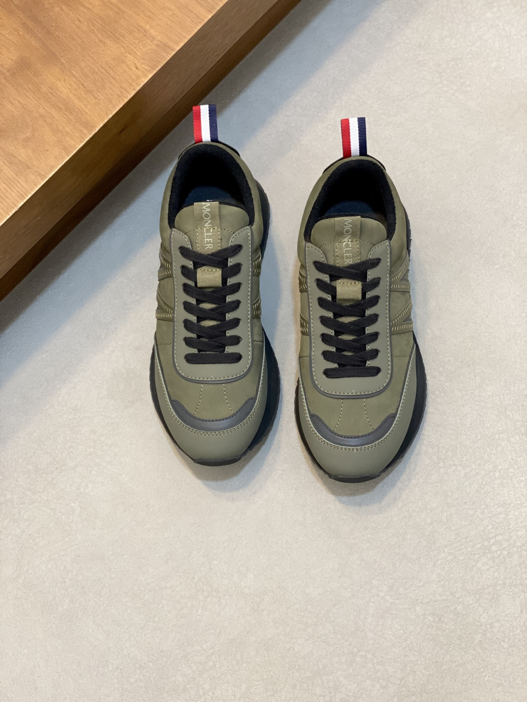 Moncler 몽클레어 몽클레르 남성 스니커즈 신발