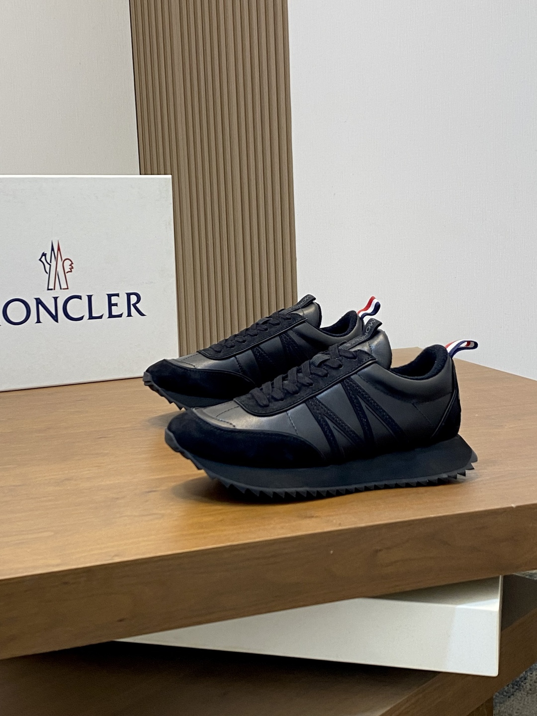 Moncler 몽클레어 몽클레르 남성 스니커즈 신발