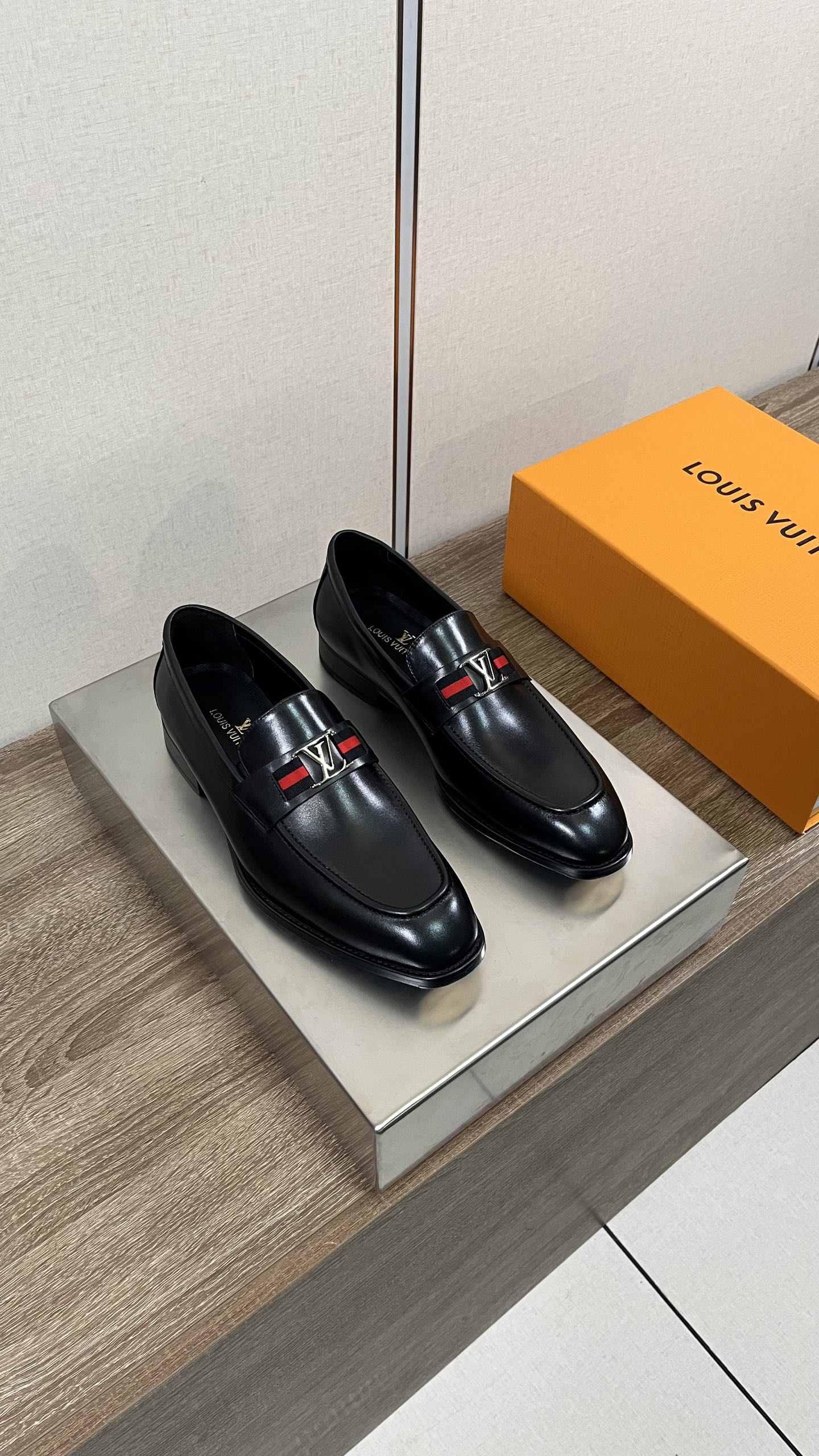 Louis Vuitton LV 루이비통 남성 비즈니스 캐주얼 가죽 구두 신발