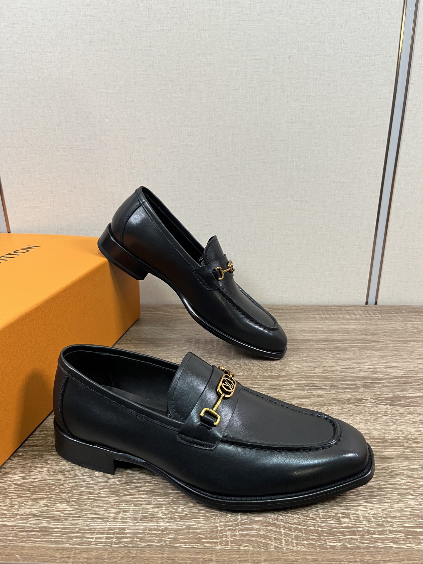 Louis Vuitton LV 루이비통 남성 비즈니스 캐주얼 가죽 구두 신발