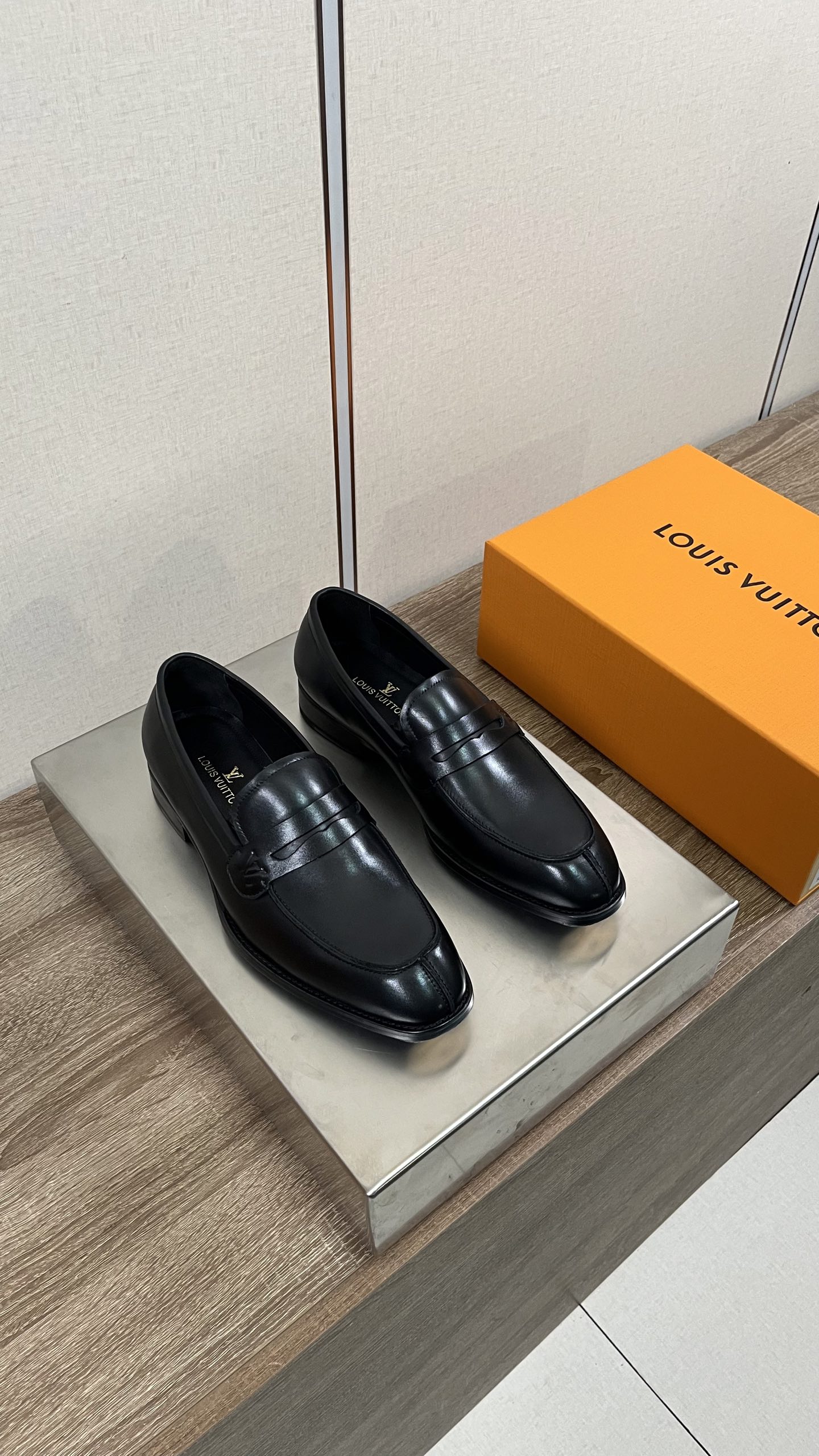 Louis Vuitton LV 루이비통 남성 비즈니스 캐주얼 가죽 구두 신발