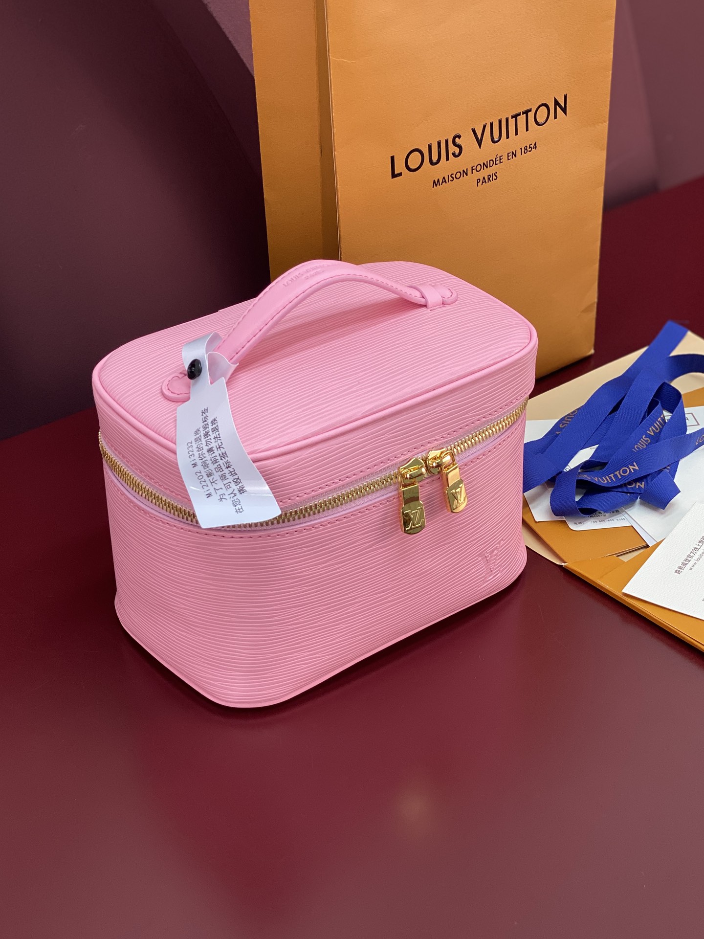 LV 루이비통 M25856 미디움 파우치백 가방