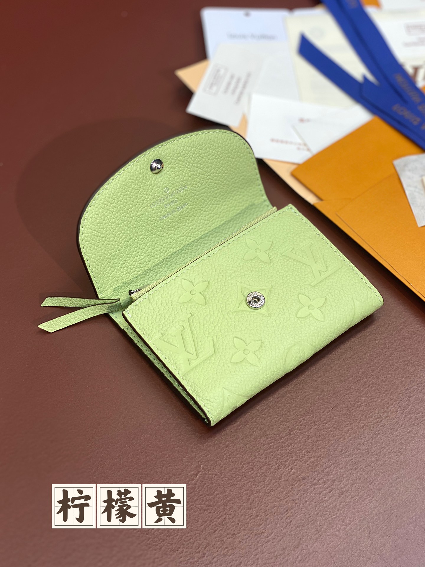 LV 루이비통 M81520 여성용 동전·카드 지갑(레몬옐로)