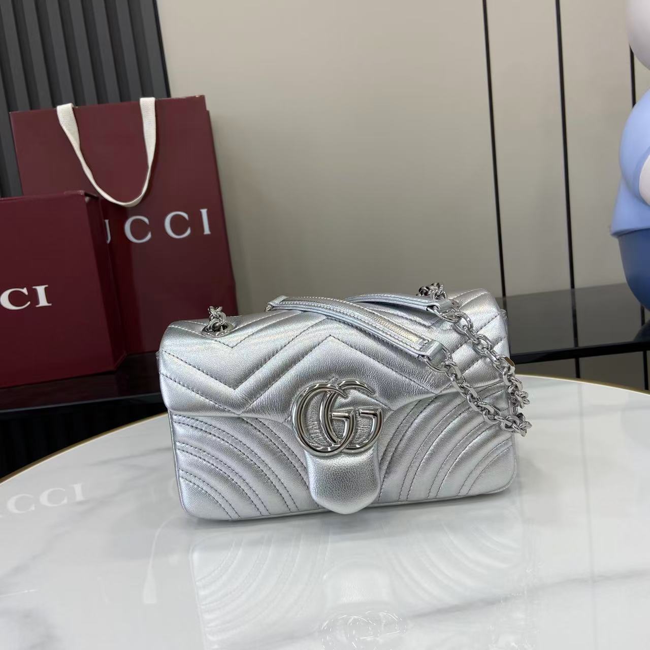 GUCCI 구찌 체인 핸드백 숄더백 가방 미디움