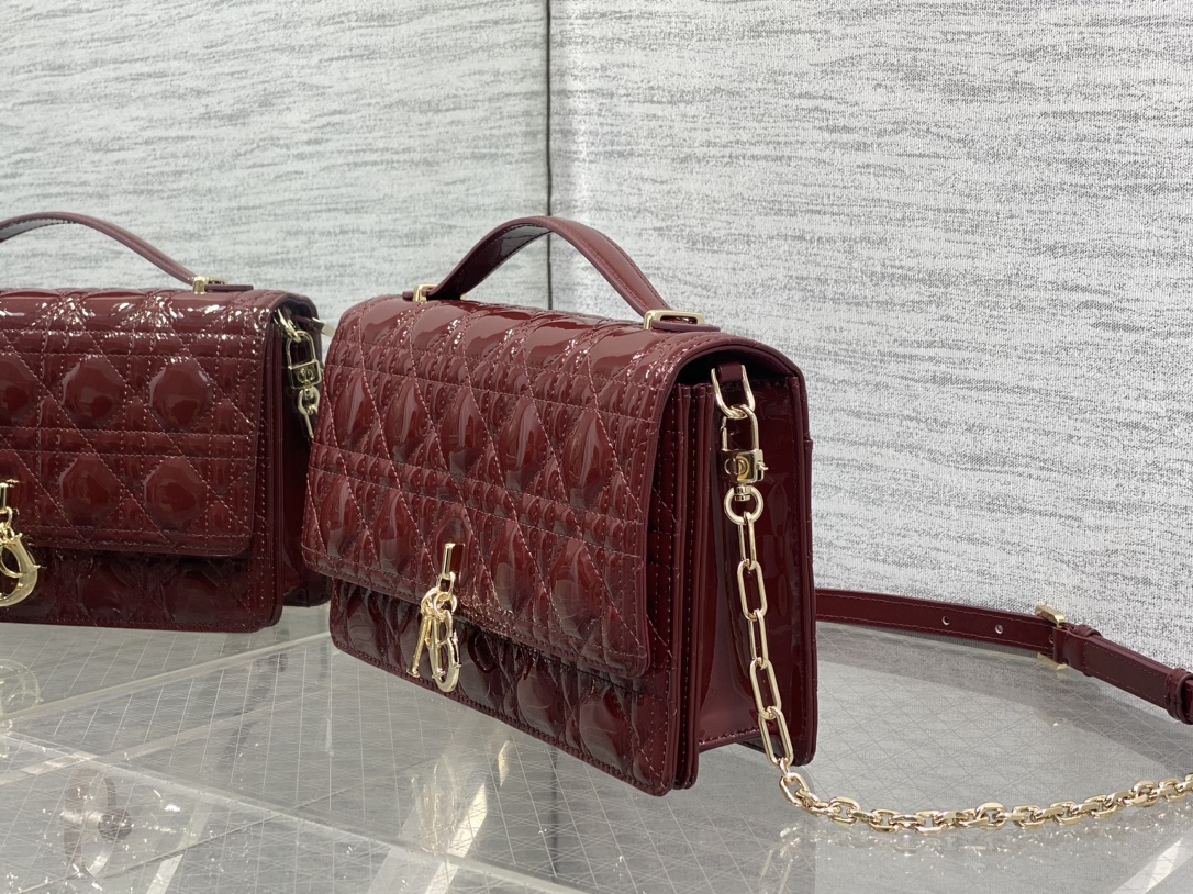 Dior CD 디올 중형 미디움 진주 체인 클러치백 가방