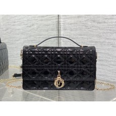 Dior CD 디올 중형 미디움 진주 체인 클러치백 가방