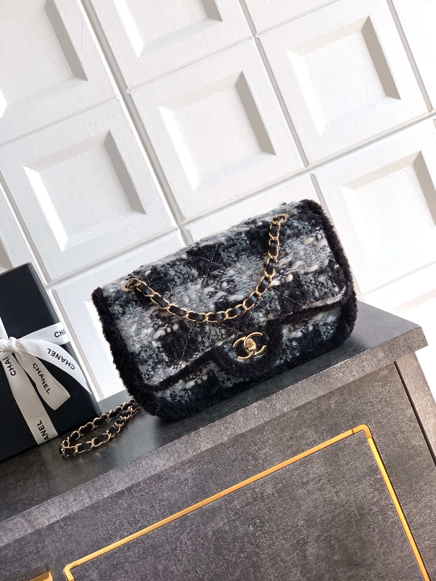 Chanel CF Large 26cm  – 샤넬 블랙 & 화이트 숄더백 가방