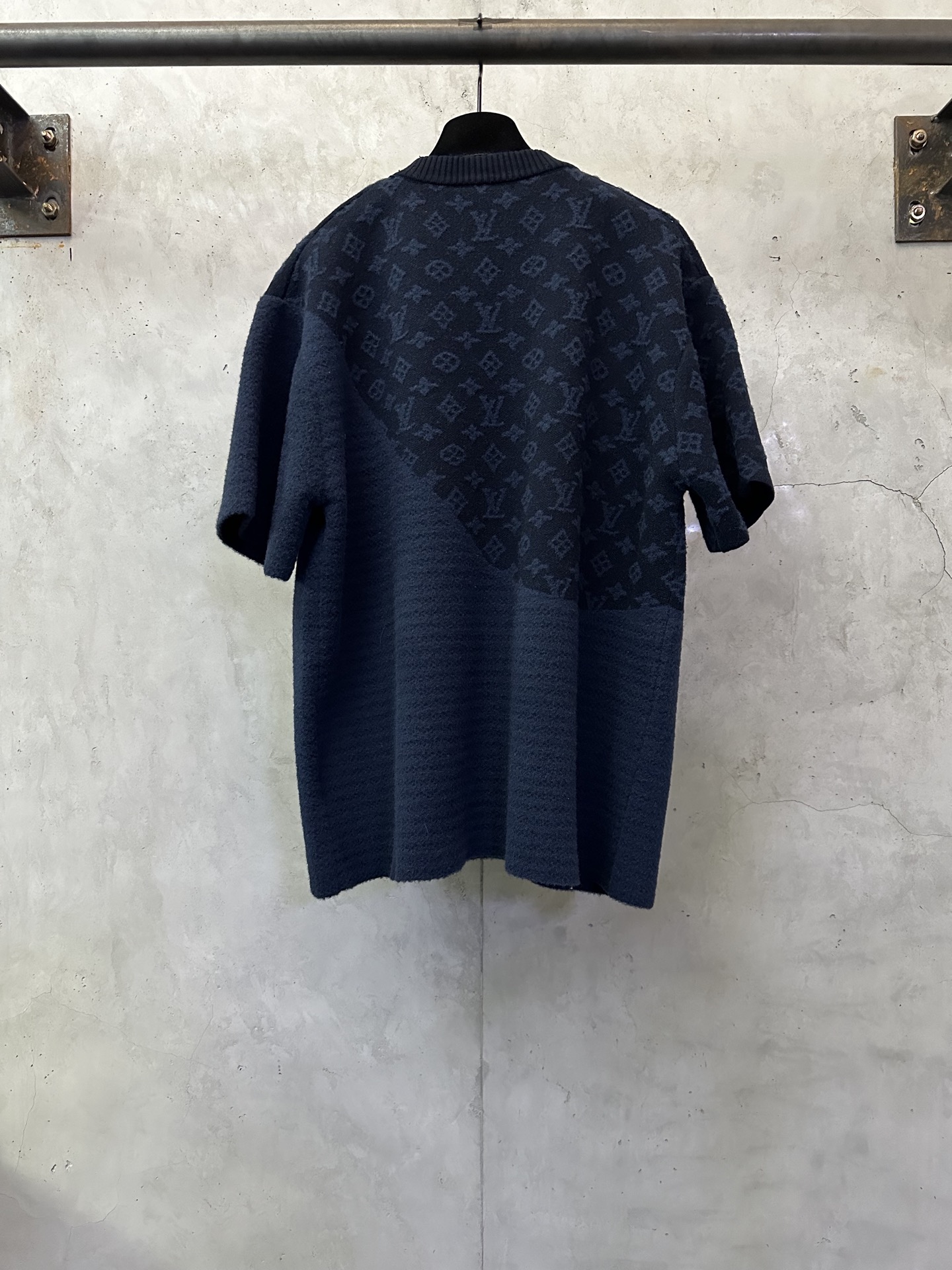 LOUIS VUITTON LV 루이비통 자카드 로고 니트 반팔 티셔츠 의류