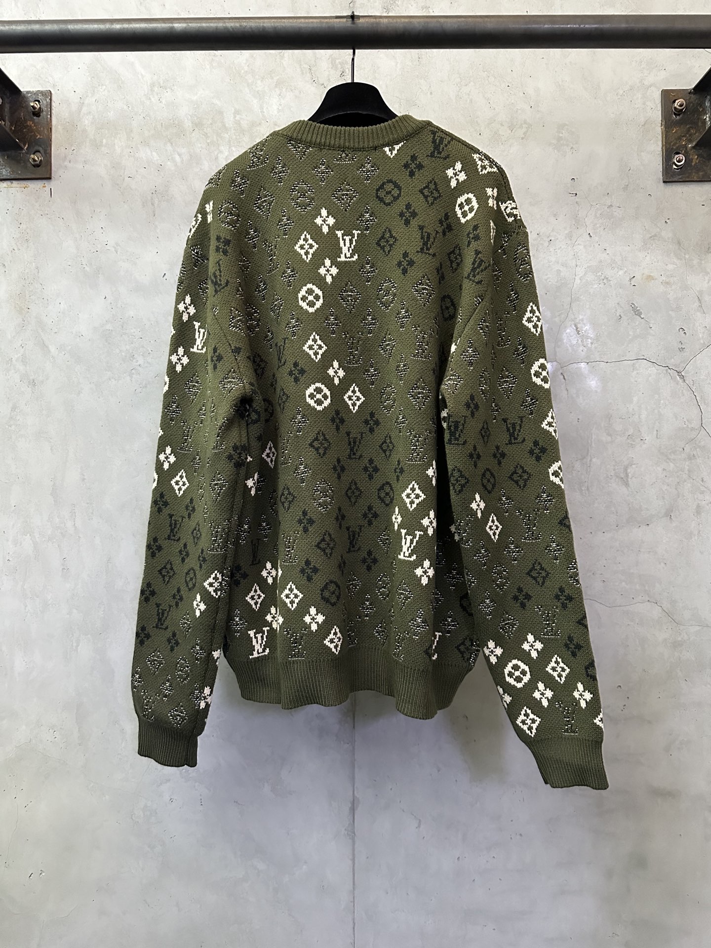 LOUIS VUITTON LV 자카드 로고 니트 풀오버 의류