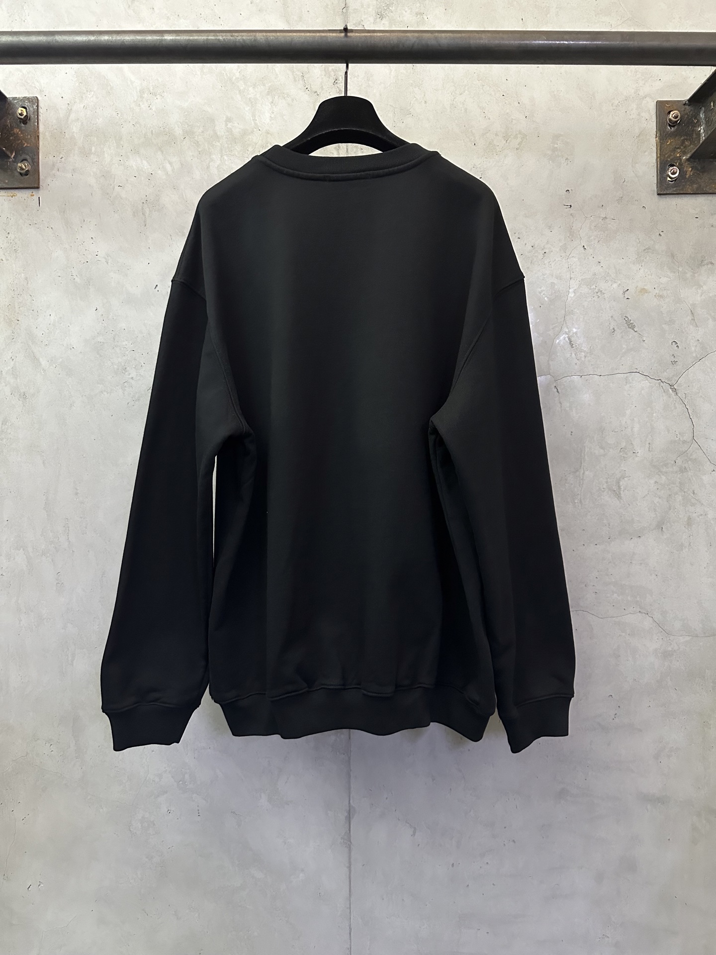 Prada 프라다 실버라벨 가죽 로고 라운드넥 긴팔 맨투맨 티셔츠 의류