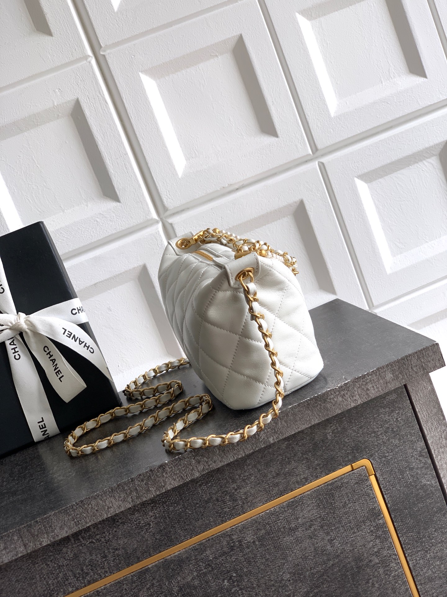 CHANEL 26C 샤넬 진주 체인 런치박스 백 숄더백 가방