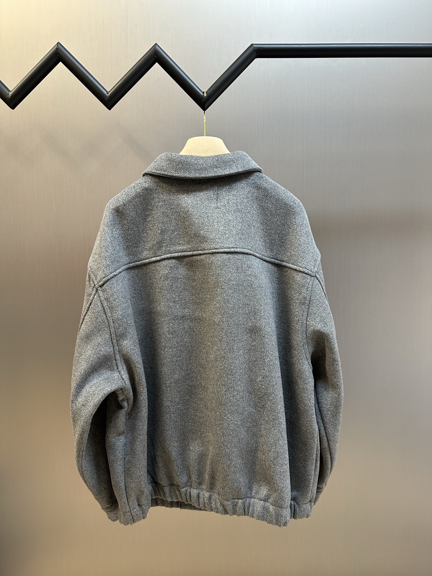 miumiu 미우미우 솔리드 자수 롱슬리브 카라 집업 재킷 자켓 의류