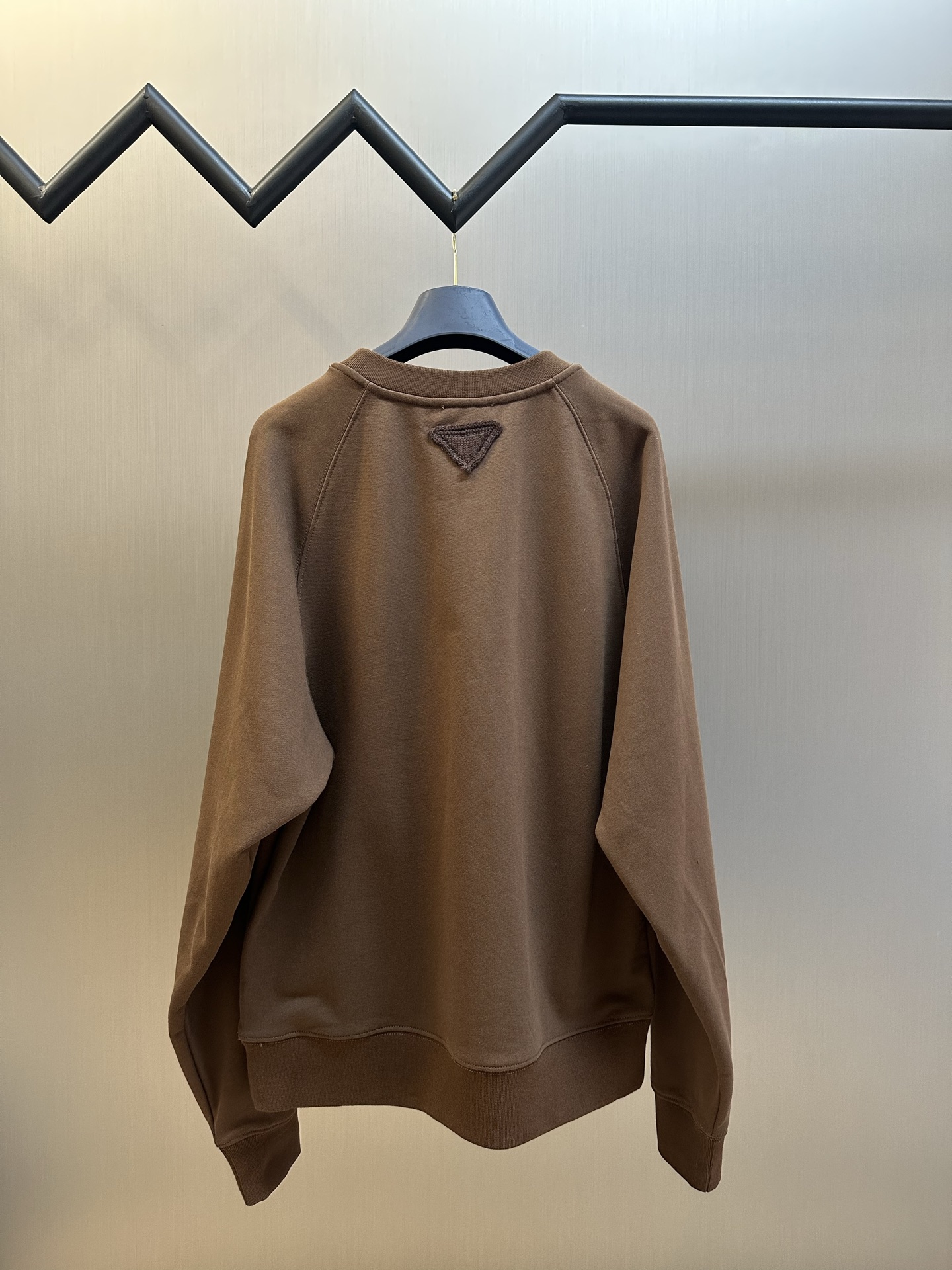 PRADA 프라다 니트 삼각 로고 스웨트셔츠 맨투맨 티셔츠 의류