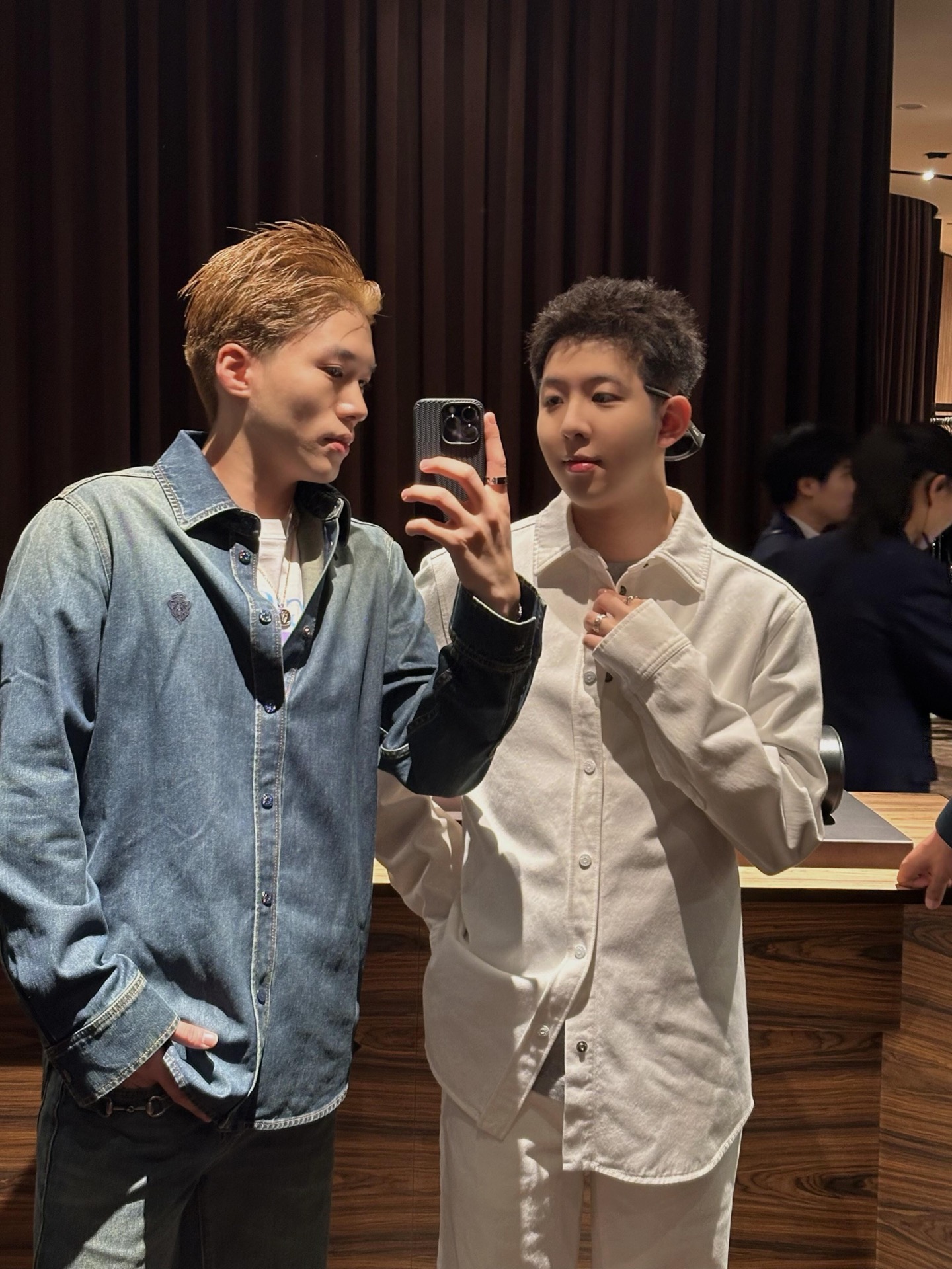 GUCCI 구찌 패밀리 크레스트 자수 셔츠 의류