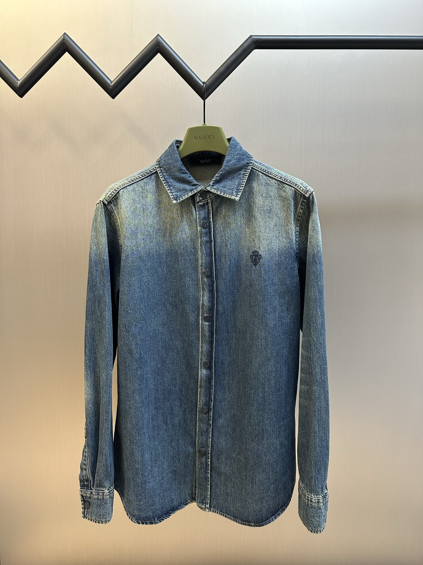 GUCCI 구찌 패밀리 크레스트 자수 셔츠 의류