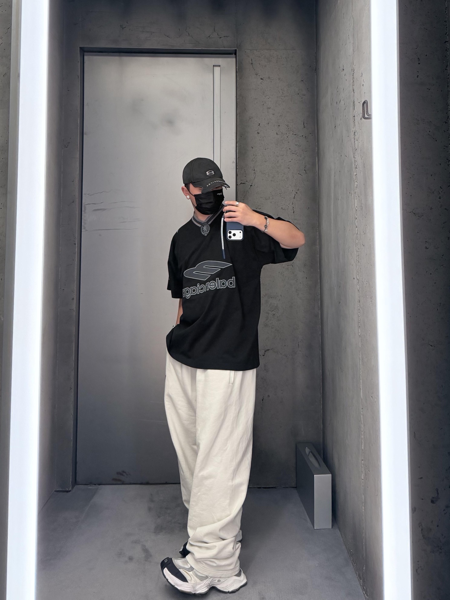 Balenciaga 발렌시아가 팀 시리즈 V넥 반팔 티셔츠 의류