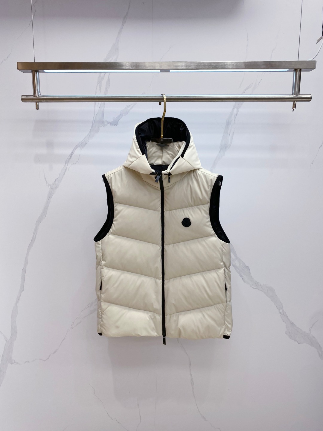 Moncler Valmasque 몽클레어 몽클레르 다운 베스트 패딩 조끼 의류