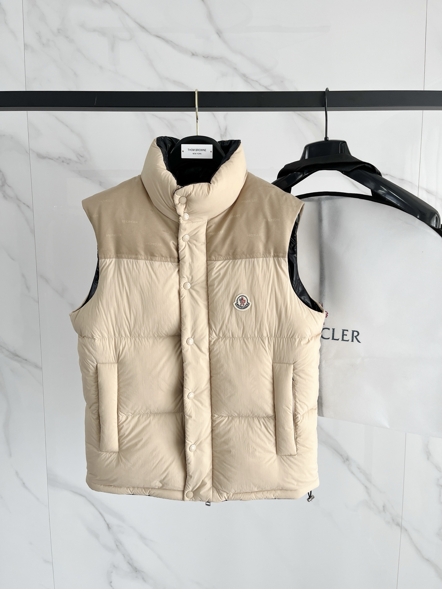 Moncler 몽클레어 몽클레르 다운 패딩 점퍼 자켓 재킷 의류