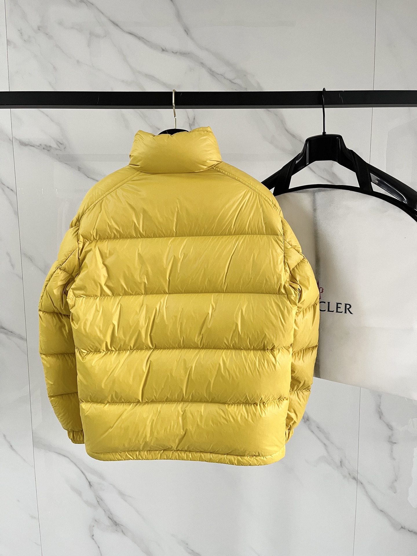 Moncler 몽클레어 몽클레르 다운 패딩 점퍼 자켓 재킷 의류