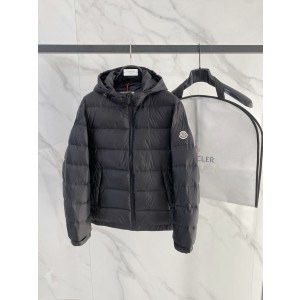 Moncler 몽클레어 몽클레르 다운 패딩 점퍼 자켓 재킷 의류