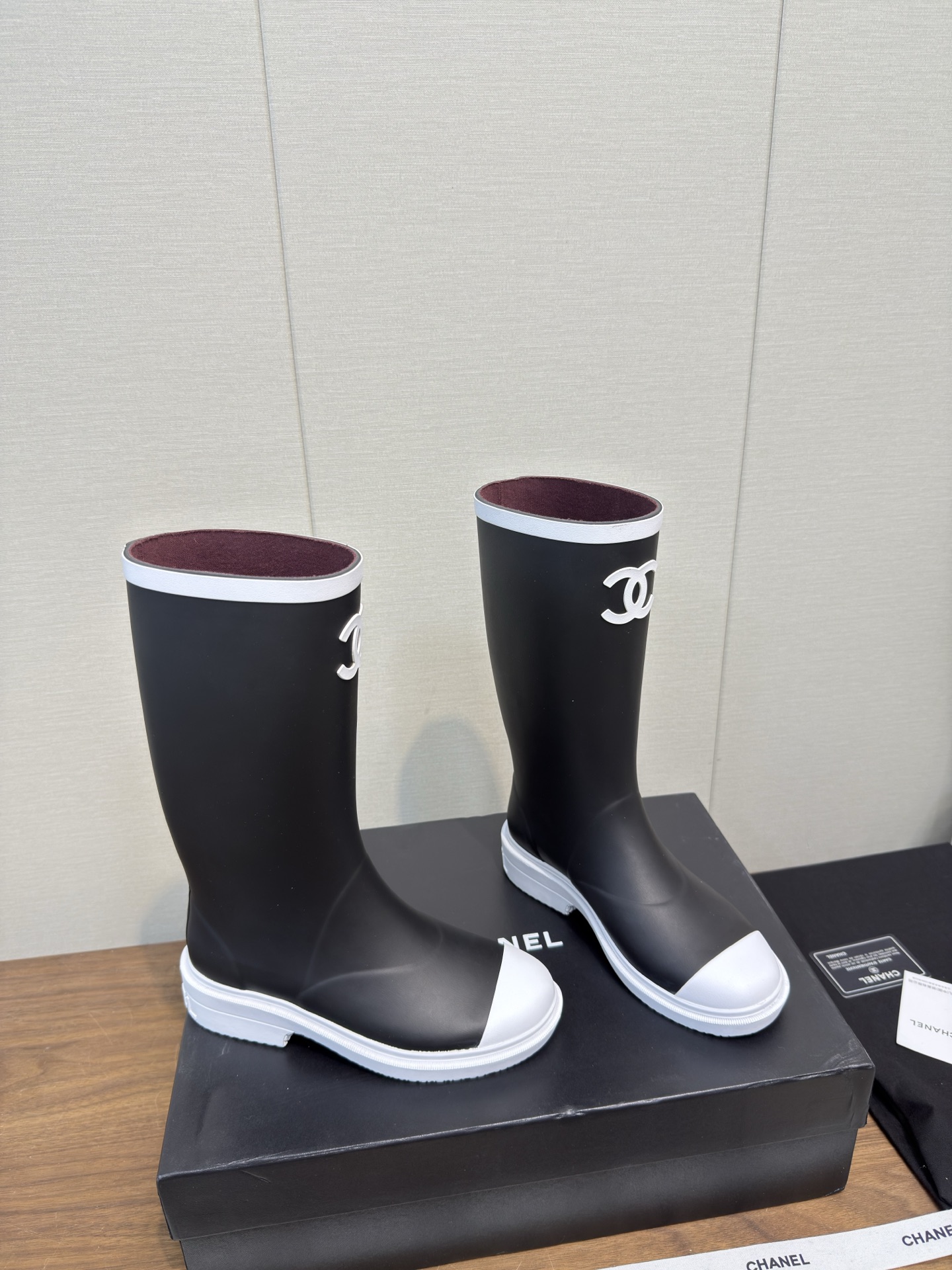 Chanel 26C rain boots 샤넬 레인부츠 신발