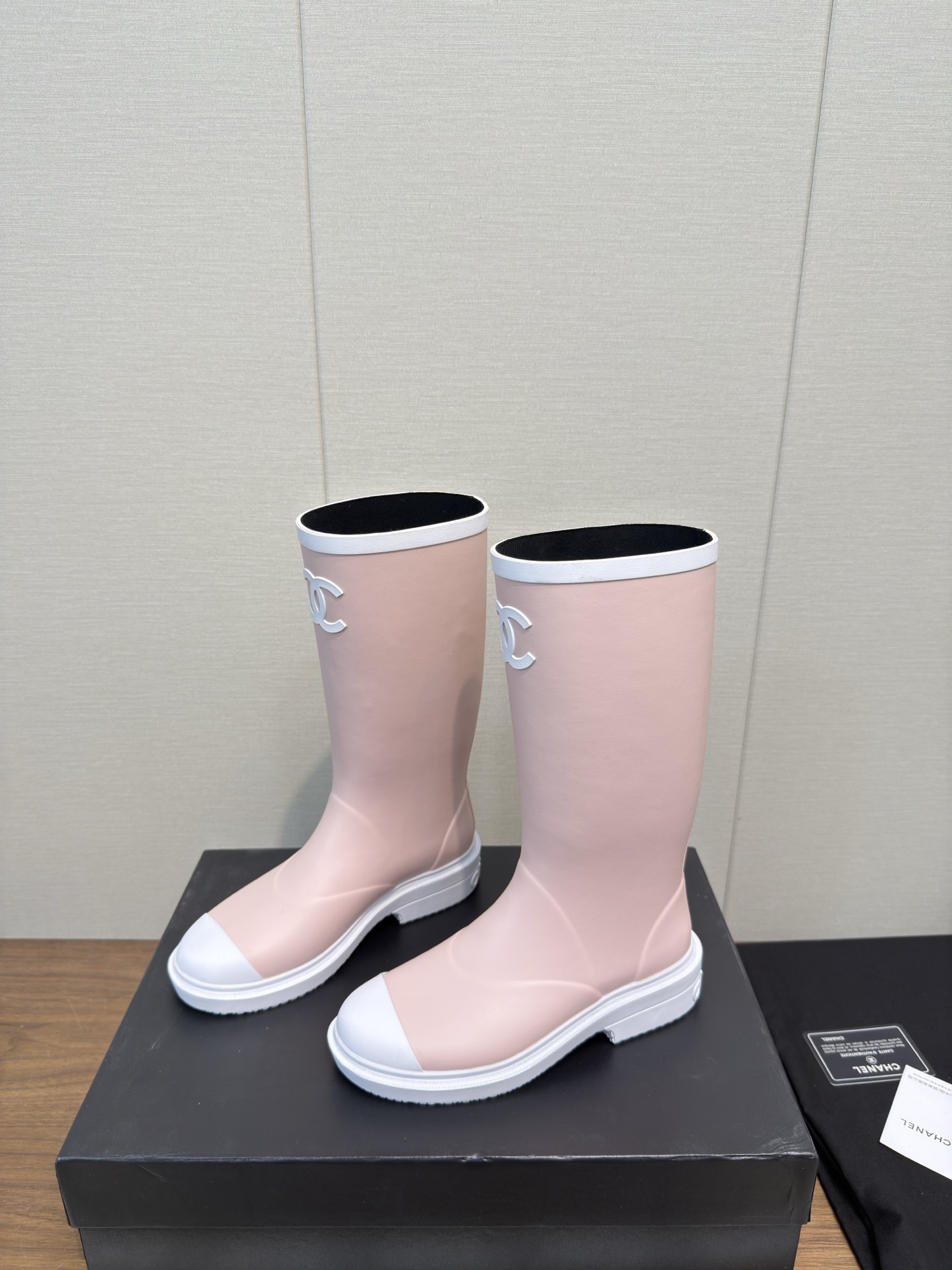 Chanel 26C rain boots 샤넬 레인부츠 신발