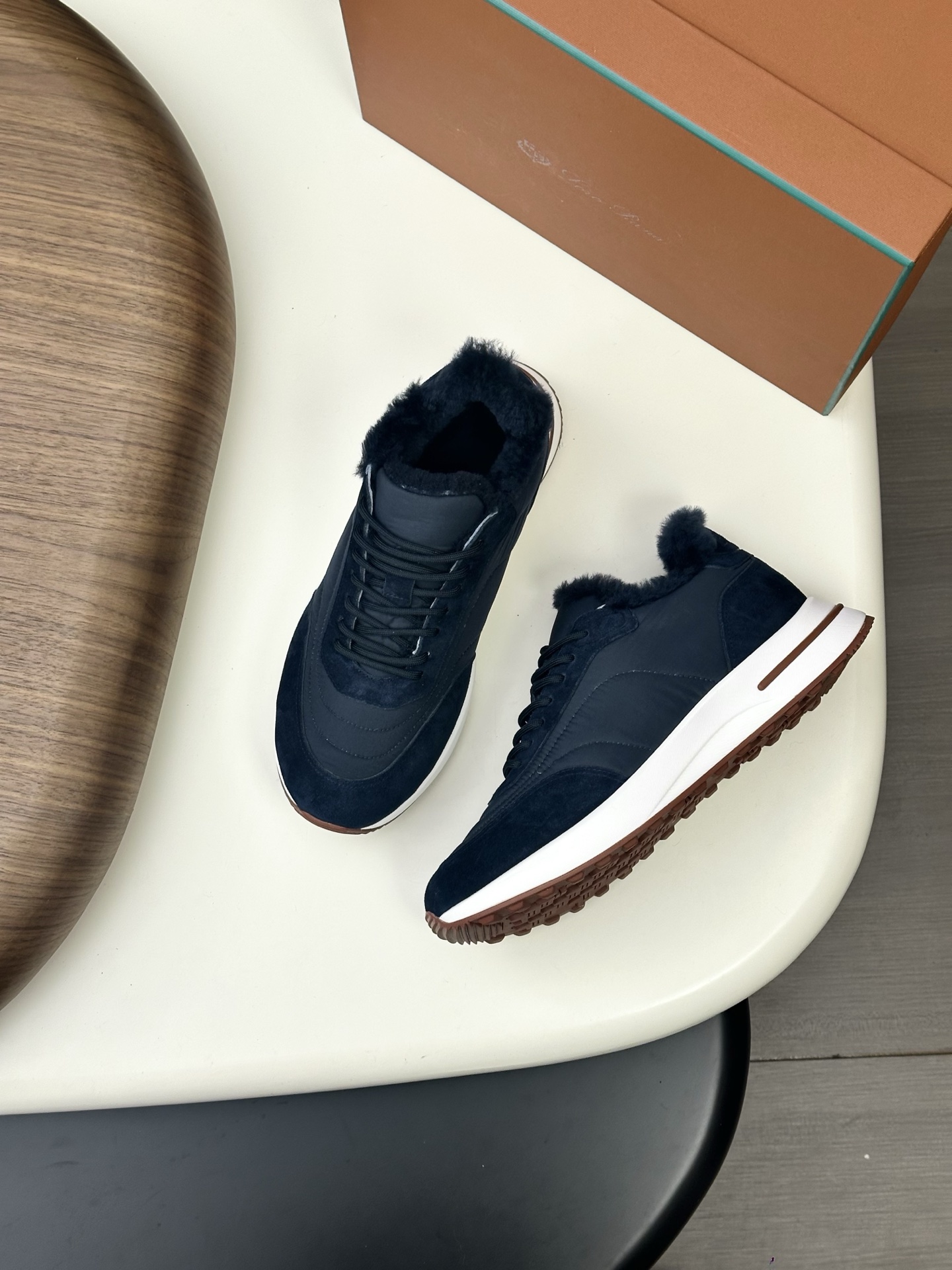 Loro Piana Weekend Walk 로로 피아나 남성 방수 스니커즈 신발